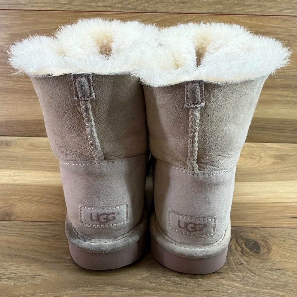 UGG Gita Pom Poms Boots Womens 7 Light Pink Suede Shearling Lined Cozy Sherpa